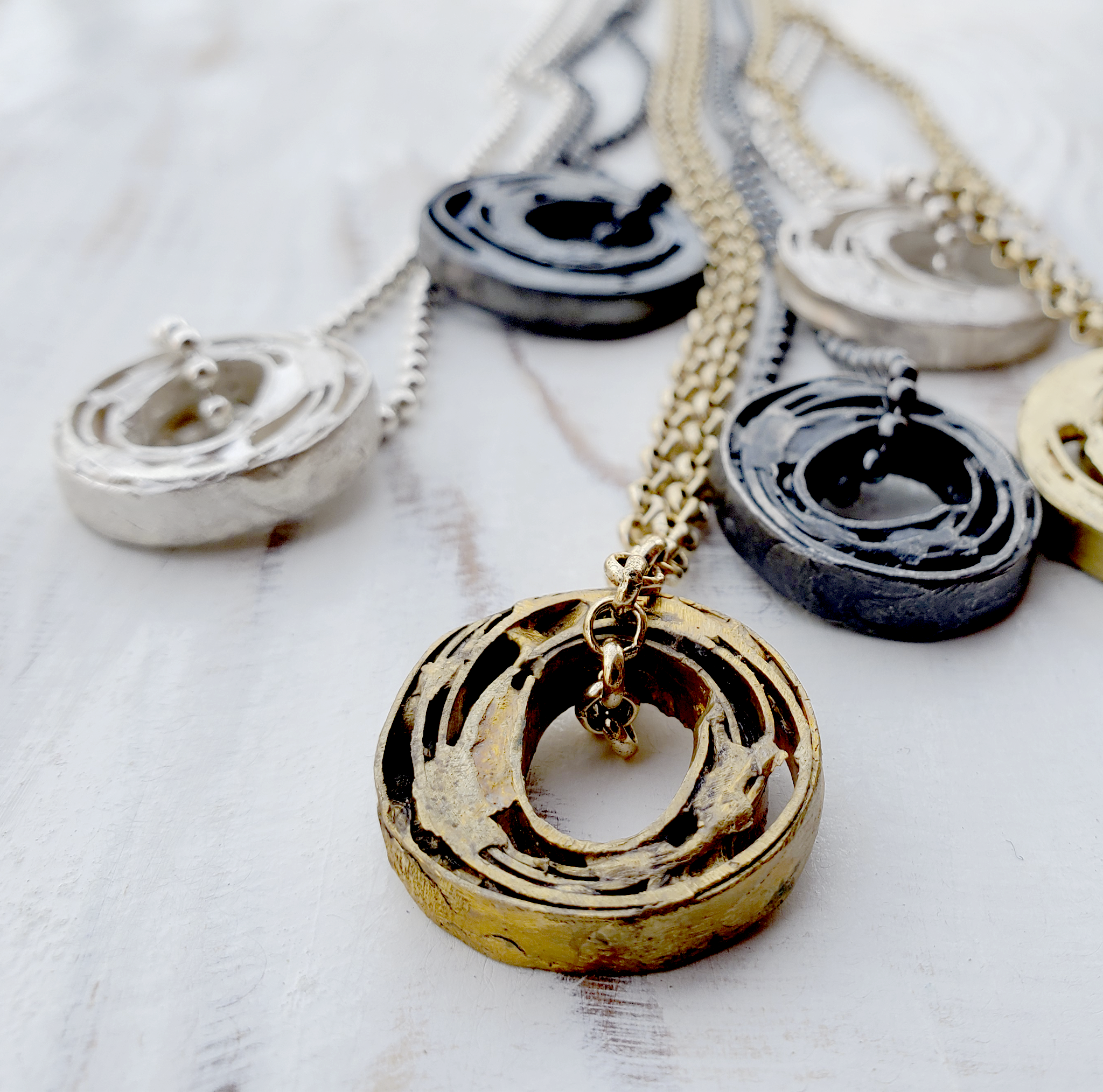 Locket Necklaces with Pictures Inside: The Ultimate Guide – IfShe UK